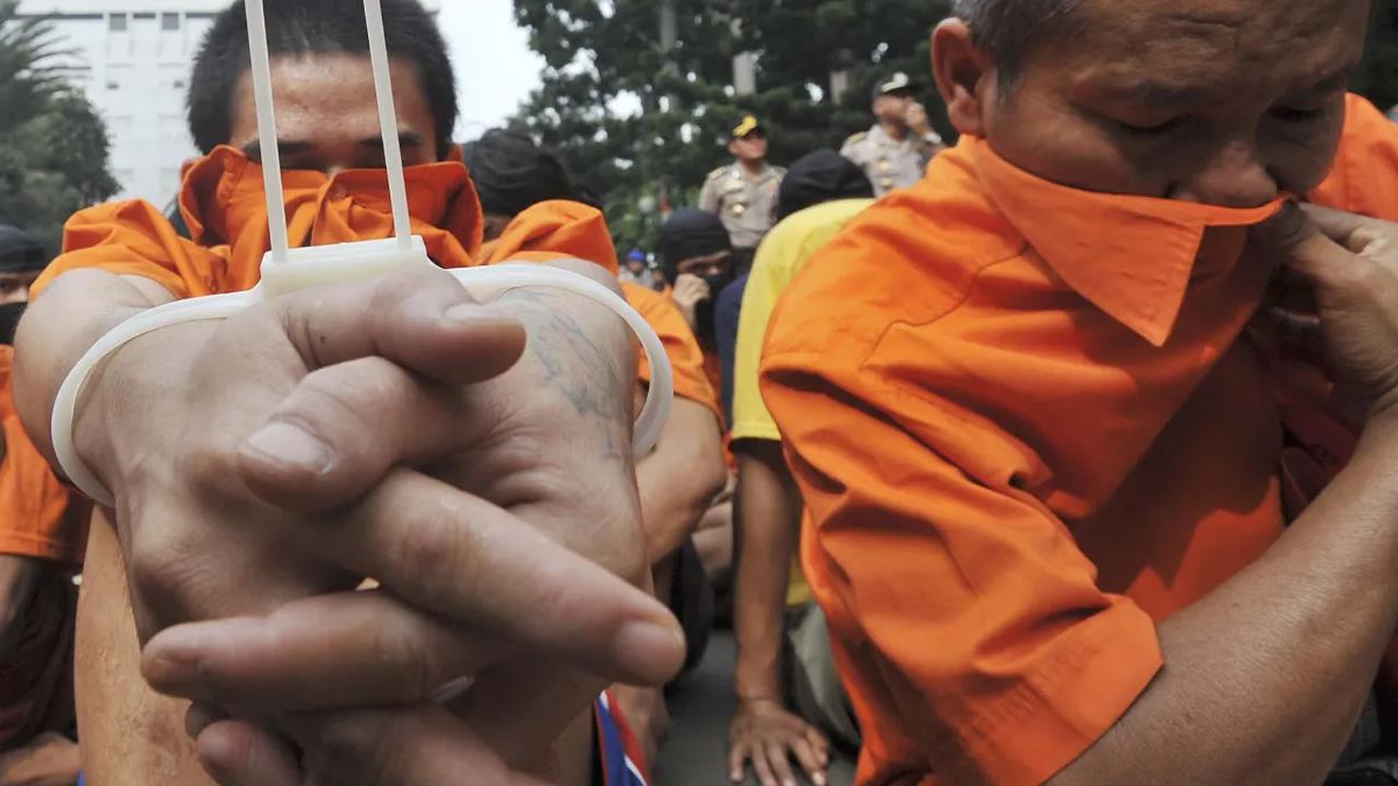 <b>5 Penjual Diringkus</b><br>