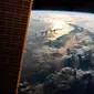 Momen langka ketika Stasiun Angkasa Luar Internasional (ISS) NASA terbang di atas Indonesia, 3 Juli 2019. (NASA)