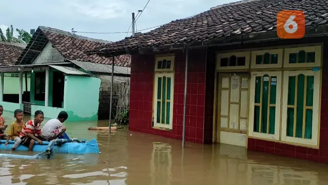 Lingkungan Wonoasri Kelurahan Sobo Banyuwangi Masih Terendam Banjir (Hermawan Arifianto/Liputan6.com)