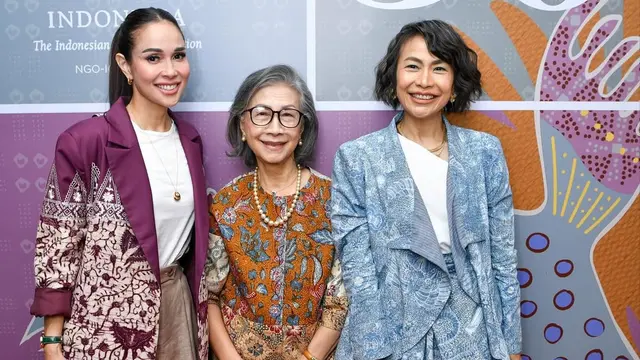 Model Baju Batik Loemongga Haoemasan, Jadi Inspirasi Gaya Formal dan Elegan Istri Menteri