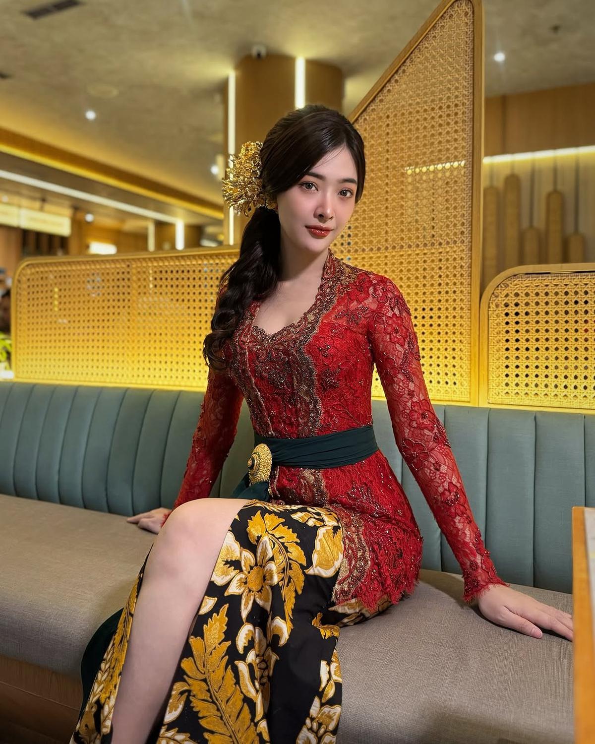 8 Inspirasi Model Kebaya Ala Dara Sarasvati, Cocok untuk Berbagai Momen Istimewa