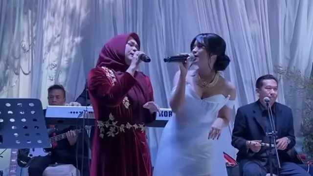 Pernikahan Putri Ikke Nurjanah dan Aldi Bragi menikah.