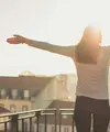 Cara kita memulai pagi ternyata lebih dari sekadar rutinitas, ini fondasi hidup sehat untuk mencegah penyakit kronis seperti diabetes, hipertensi, dan penyakit jantung. [Dok/Pexels.com/Julian Jagtenberg].
