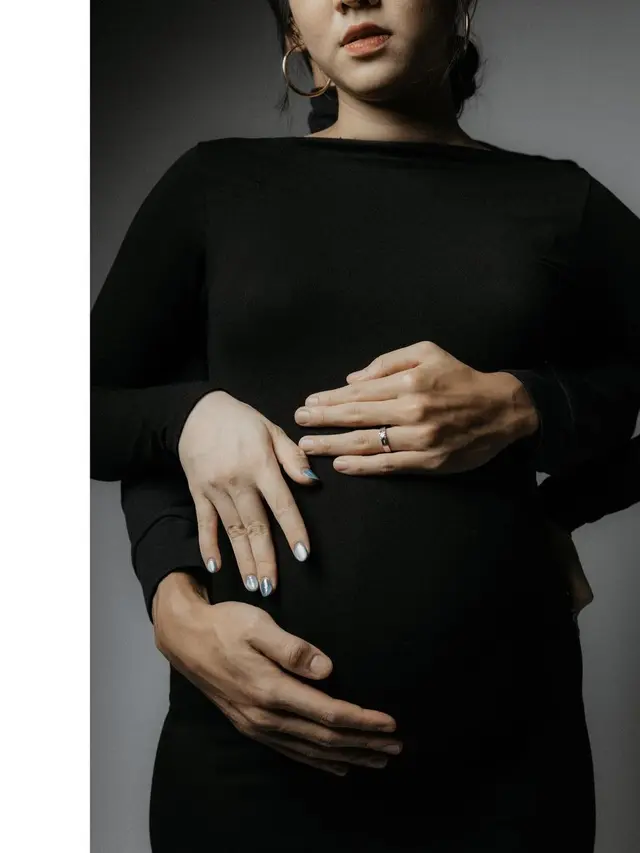 Maternity shoot Shanju eks JKT48 dan Jonatan Christie