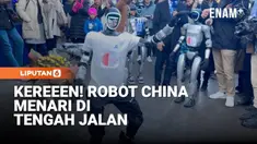 Robot-robot buatan China itu mencuri perhatian masyarakat yang melintas di sepanjang jalan Davos. Aksi dan kehadiran mereka menarik minat orang-orang dari berbagai usia, mulai dari anak-anak hingga orang dewasa.
