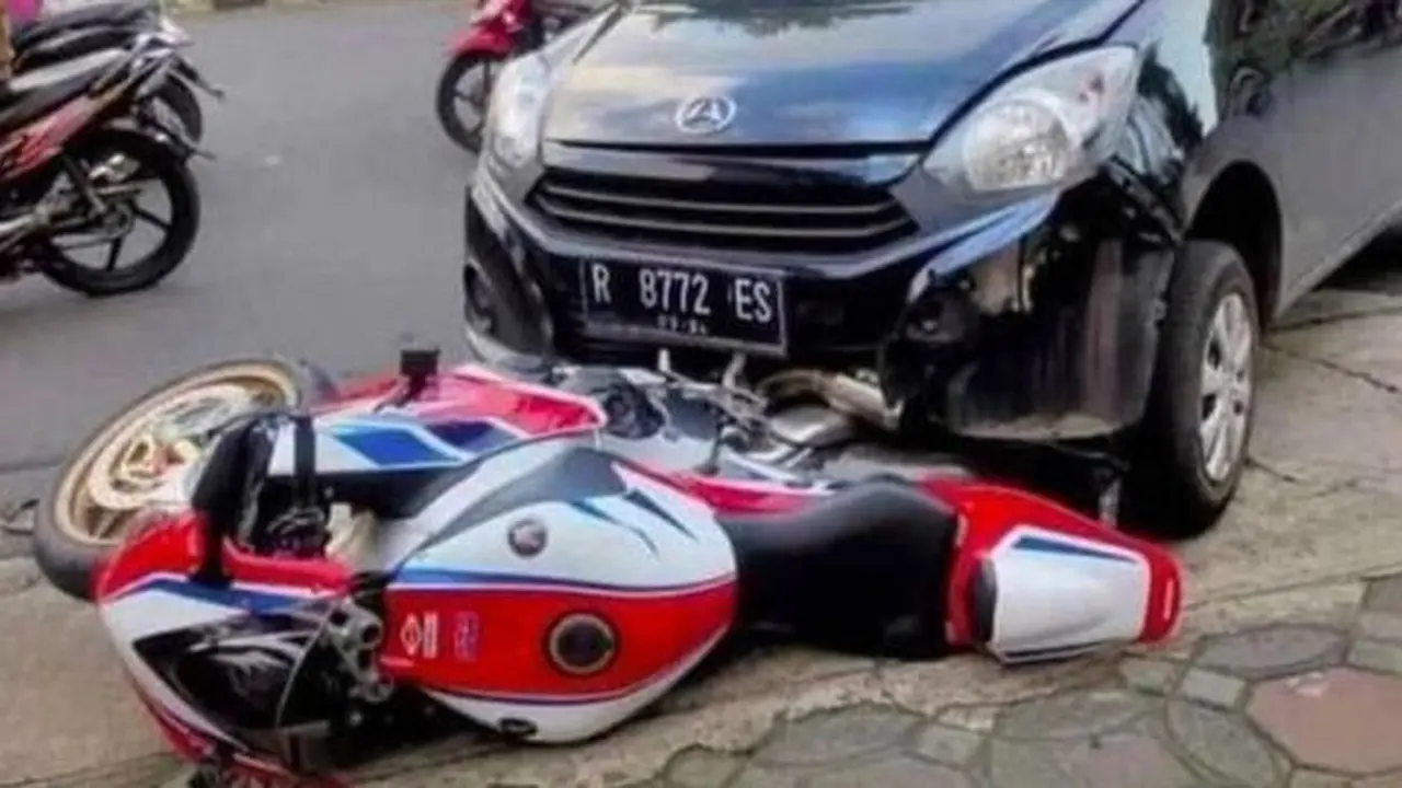 Viral Daihatsu Ayla Tabrak CBR 1000RR SP Berujung Damai, Ini 6 Faktanya