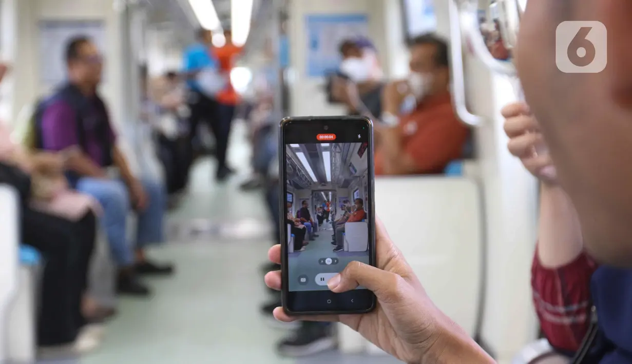 Terdapat dua rute yang dilayani LRT Jabodebek ini yaitu, Stasiun Dukuh Atas Jakarta menuju di Stasiun Harjamukti Cibubur dan sebaliknya. (Liputan6.com/Herman Zakharia)