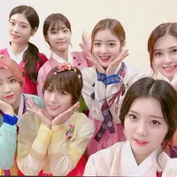 Kebahagiaan girl band ‘DIA’ tergambar oleh berbagai unggahan foto di akun media sosial resmi miliknya. Terlihat mereka dibanjiri hadiah dari fans, lantaran tengah merayakan 400 harinya. (Instagram/mbk.dia)