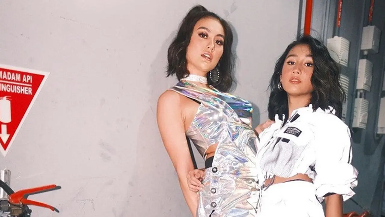 Jarang Tersorot, Ini 7 Potret Kebersamaan Agnez Mo dan Chloe Xaviera