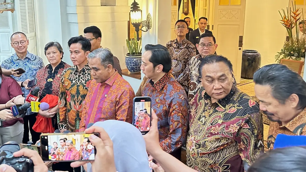 Pimpinan MPR RI bertemu dengan Wakil Presiden Terpilih Gibran Rakabuming Raka di kawasan Menteng, Jakarta Pusat.