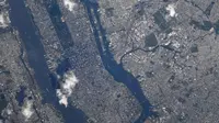 Penampakan Manhattan 19 Agustus 2019 yang diposting dalam rangka peringatan tragedi 9/11 ke-18. (Christina Koch/NASA)