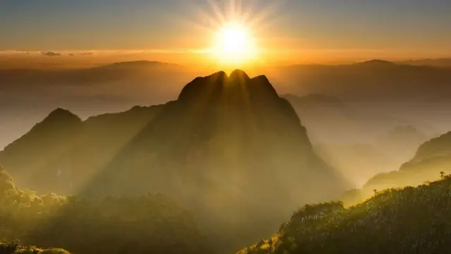 Gunung Doi Chiang Dao juga dikenal sebagai Doi Luang Chiang Dao