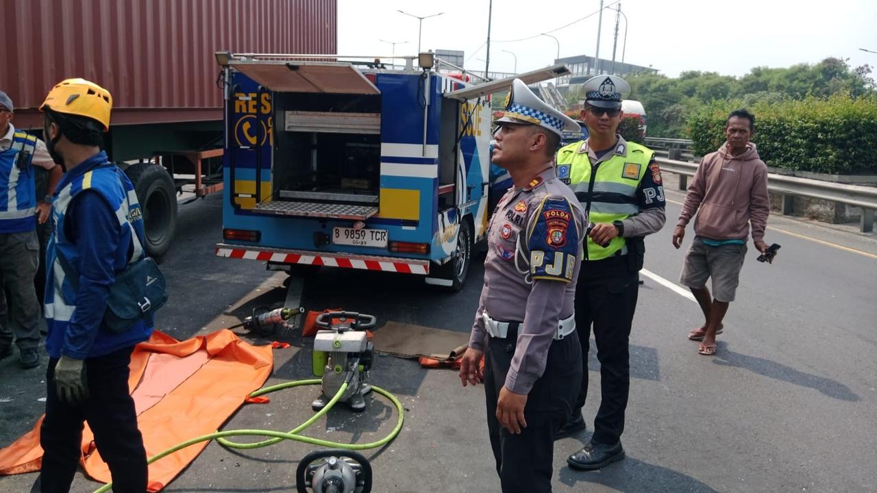 Lalin Tol JORR Berangsur Pulih usai Tabrakan Beruntun