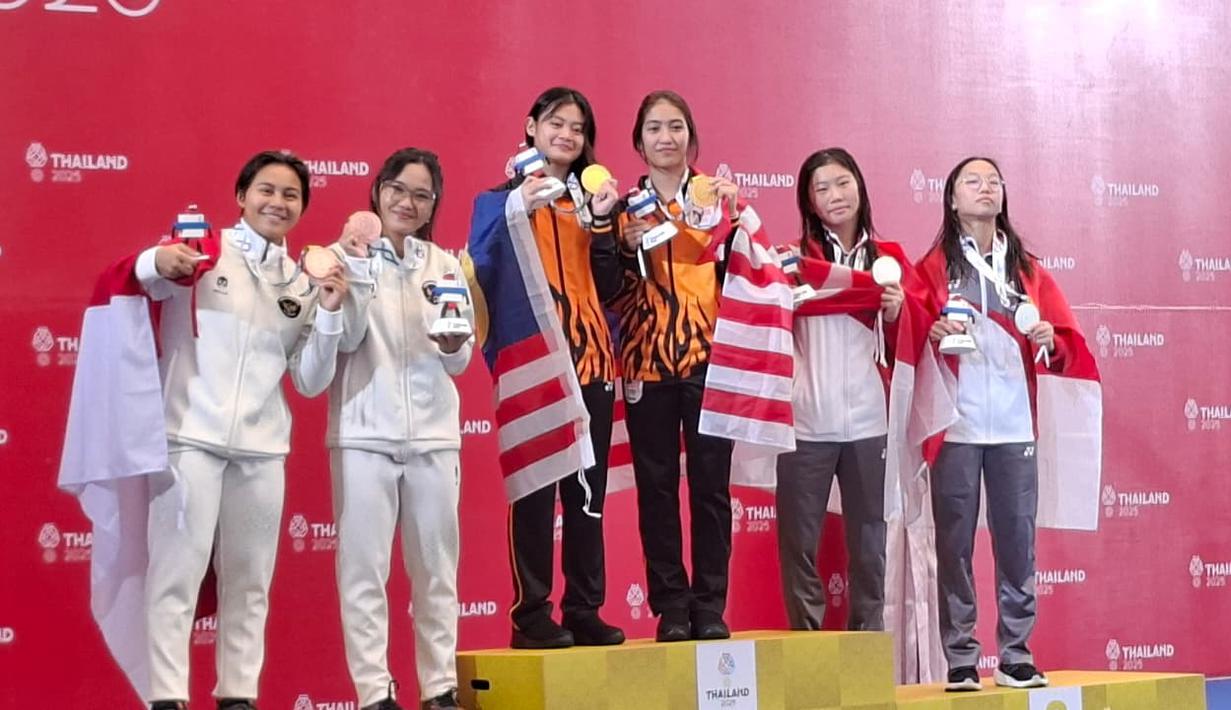 Gladies Lariesa Garina Haga dan Linar Betiliana berhasil meraih medali perunggu cabang olahraga loncat indah SEA Games 2025 di Suvarnabhumi Campus, Thailand, Jumat (19/12/2025). (dok. PB Akuatik)