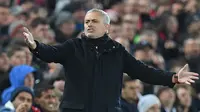 Rekor negatif selalu menghampiri Mourinho. Kekalahan 1-3 atas Liverpool semakin membuat para fans fanatik kebakaran jenggot. Puncaknya Mourinho langsung dipecat dengan menyisakan tren negatif bagi Manchester United. (AFP/Paul Ellis)