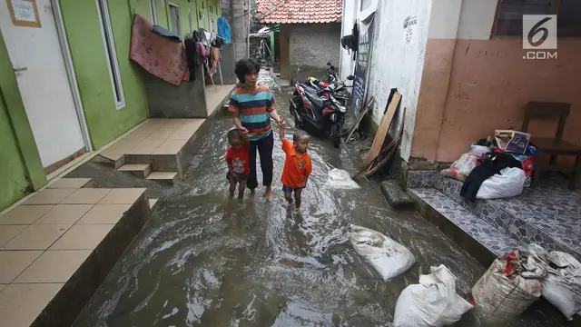 Tanggul Kembali Jebol, Puluhan Rumah di Jatipadang Terendam Banjir