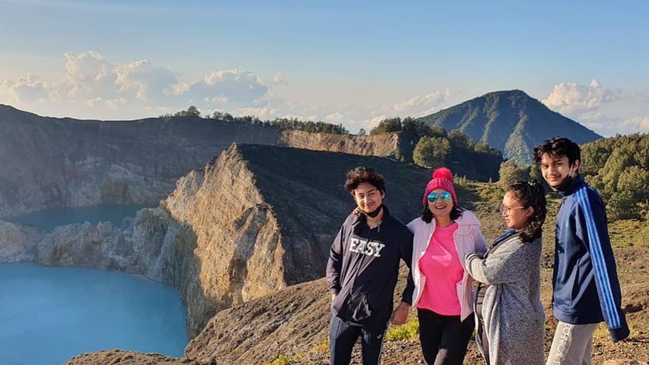 7 Potret Ira Wibowo Bareng Anak Kandung dan Tiri Ini Selalu Kompak