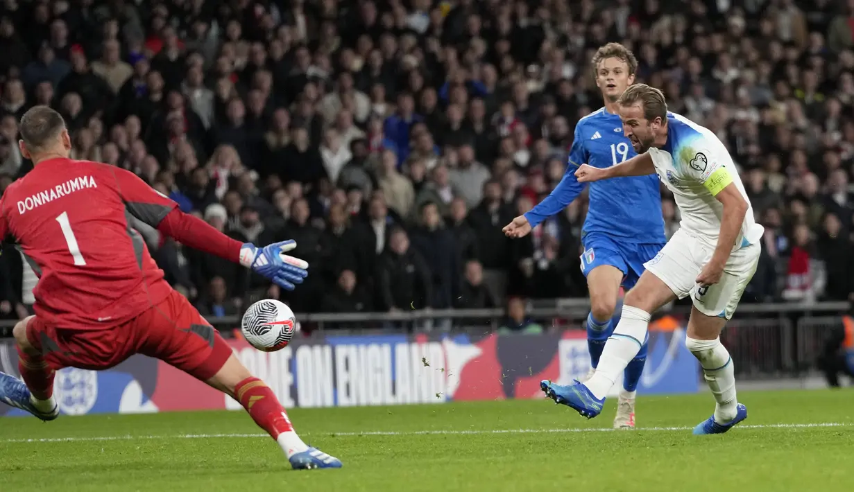Tuan rumah bangkit dan berbalik menang berkat dua gol Harry Kane dan satu gol dari Marcus Rashford.  (AP Photo/Kirsty Wigglesworth)