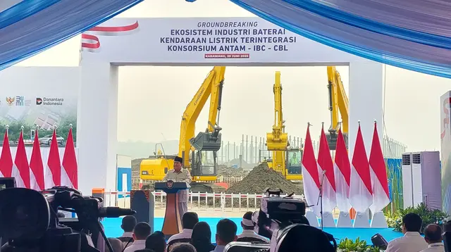 Presiden Prabowo Subianto meresmikan proyek ekosistem baterai kendaraan listrik senilai USD 5,9 miliar