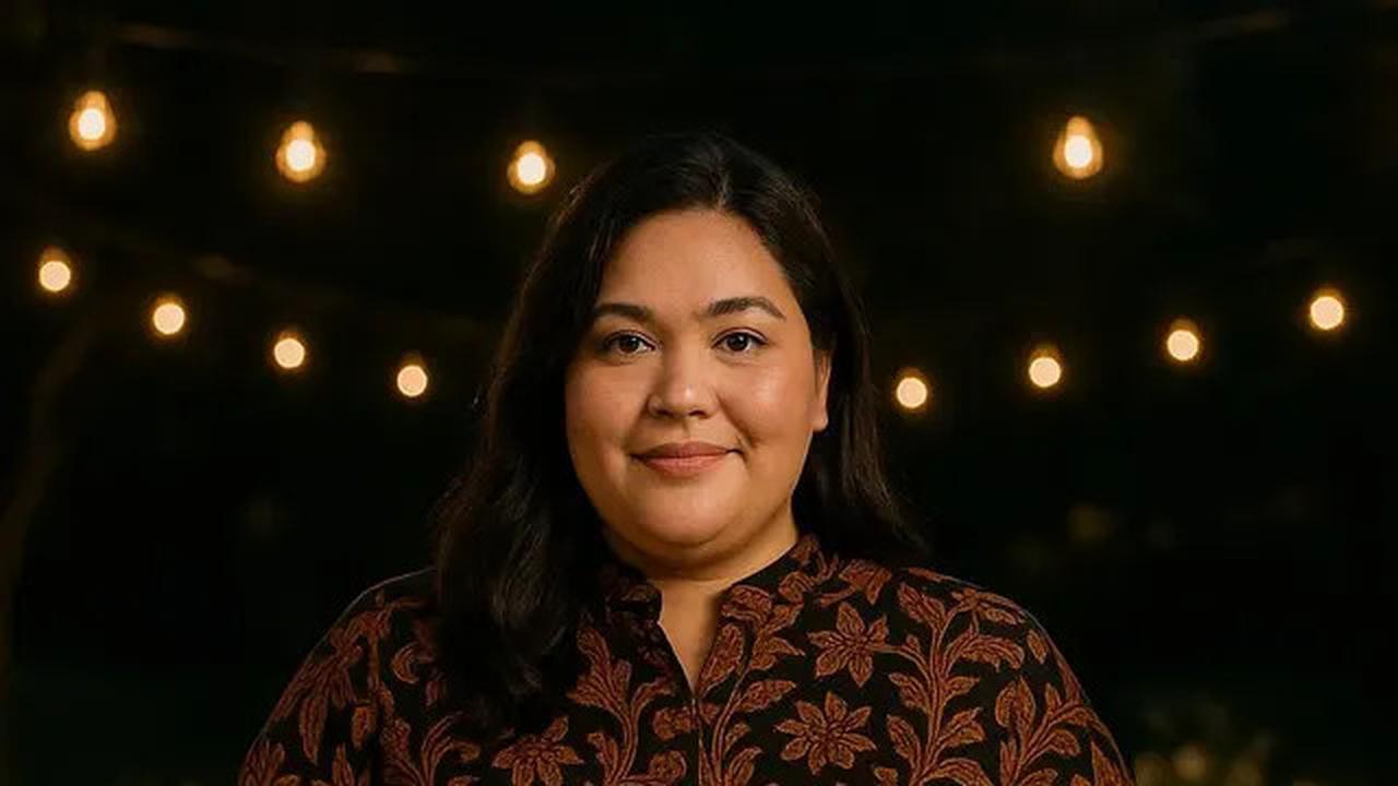 12 Model Batik Wanita Gemuk yang Modis 2025, Nyaman dan Percaya Diri Sepanjang Hari
