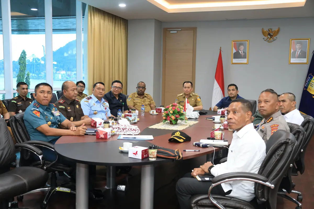 Penjabat (Pj) Gubernur Papua Agus Fatoni menghadiri Rapat Koordinasi (Rakor) Kesiapan Pemungutan Suara Ulang (PSU) Pemilihan Gubernur dan Wakil Gubernur di Kabupaten/Kota se-Provinsi Papua (Istimewa)
