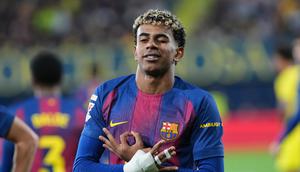 Selebrasi Lamine Yamal seusai membobol gawang Villarreal, Minggu (21/12/2025) (AP Photo/Alberto Saiz)