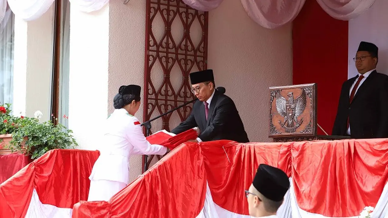 Upacara peringatan HUT ke-78 RI di kantor PTRI Jenewa pada Kamis, 17 Agustus 2023. (Dok. PTRI Jenewa)