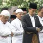 Presiden Joko Widodo atau Jokowi menunaikan ibadah salat Idul Adha di Semarang, Jawa Tengah. Tepatnya di Masjid Raya Baiturrahman, kawasan Simpang Lima Semarang, Jawa Tengah, Senin (17/6/2024). (Foto: Tangkapan layar Youtube Sekretariat Presiden).