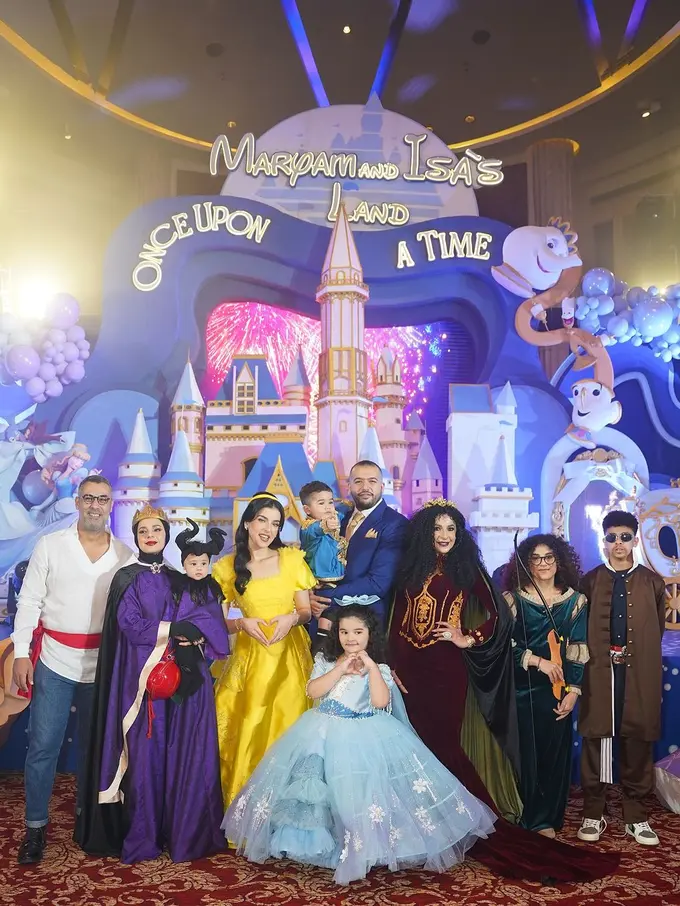 6 Gaya Keluarga Tasya Farasya Cosplay Jadi Karakter Disney di Pesta Ulang tahun Maryam dan Isa, Semuanya Totalitas!