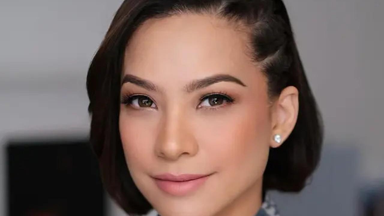 7 Inspirasi Batik Klasik ala Artis yang Kini Jadi Ibu Pejabat, Tampil Stylish dan Profesional
