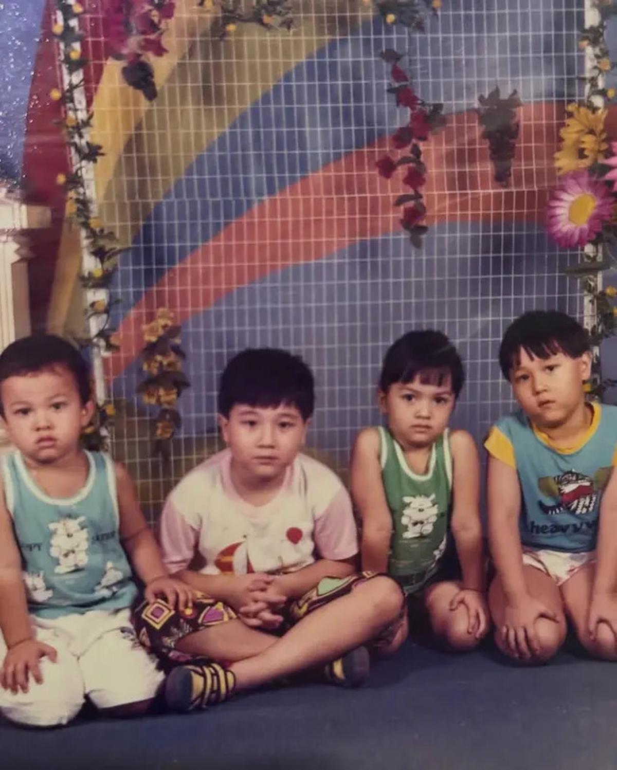 7 Potret Lawas Raline Shah Bareng Dua Adik Saat Kecil, Peringati Hari Saudara