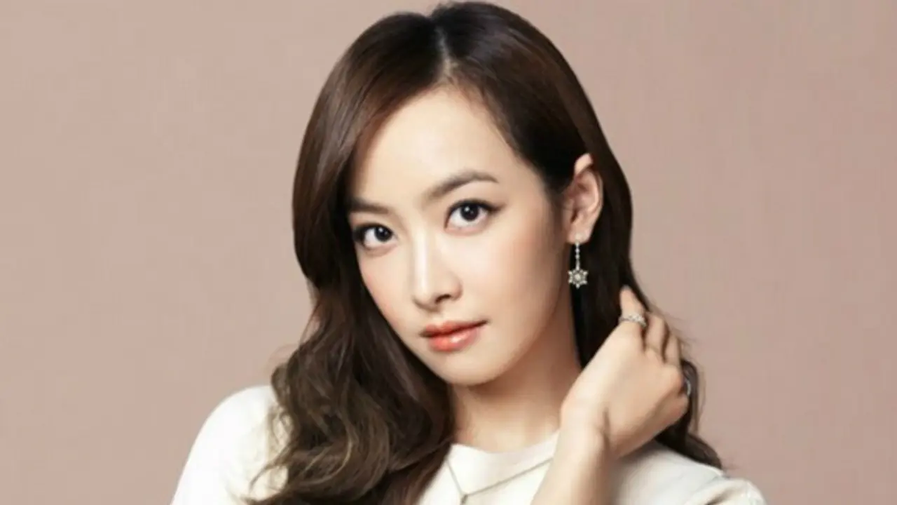 Victoria F(x)'s Buka Suara Tentang 'Skandal' dengan Aktor Cina
