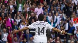 Chicharito pernah memperkuat Manchester United selama 4 musim. Selama periode itu, pemain berkebangsaan Melsiko itu selalu menggunakan nomor punggung 14. (AP Photo/Andres Kudacki)