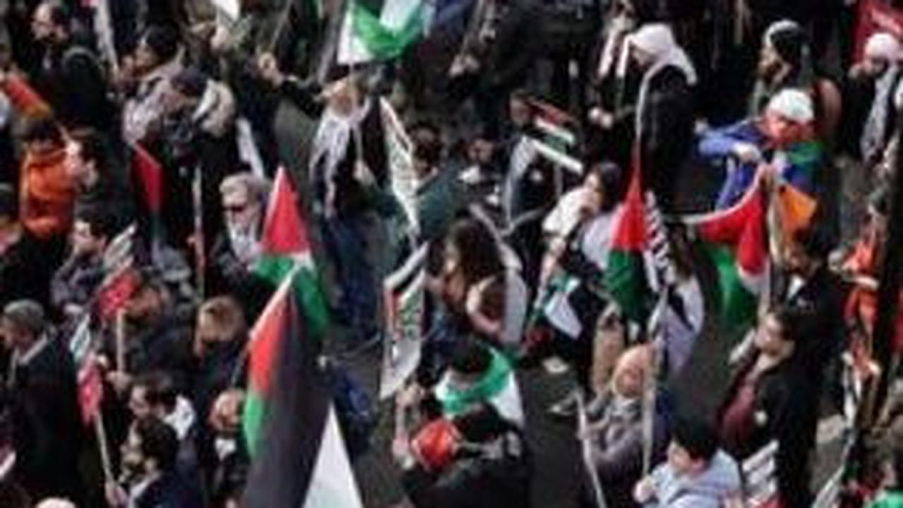 Demo Bela Palestina Terbesar di Inggris, 100.000 Orang Tuntut Israel Hentikan Serangan ke Gaza