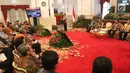 Presiden Joko Widodo memberikan sambutan pada acara penyerahan dokumen Stranas Pencegahan Korupsi di Istana Negara, Jakarta, Rabu (13/3). Dokumen berisi panduan pencegahan tindak pidana korupsi. (Liputan6.com/Angga Yuniar)