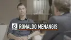 Tangis Cristiano Ronaldo pecah saat diwawancarai Piers Morgan pada sebuah acara televisi di Inggris. Ronaldo tak kuasa menahan tangis karena menyaksikan video mendiang sang ayah.
