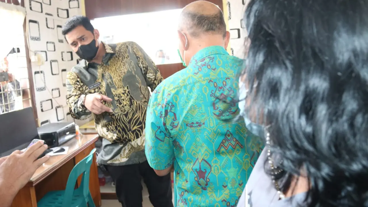 Sidak Wali Kota Medan Bobby Nasution ke Kantor Lurah Sidorame Timur