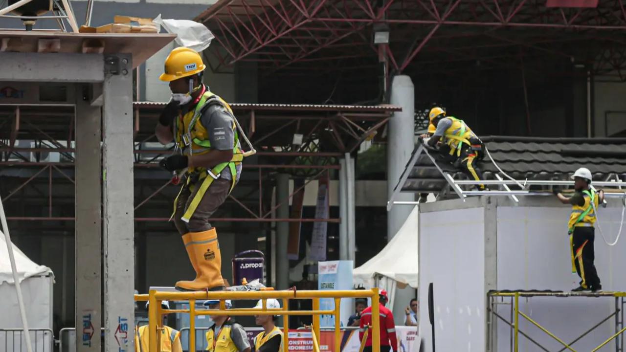 Peserta yang terdiri tenaga ahli ini mengikuti kompetisi keterampilan pekerja konstruksi dalam rangkaian kegiatan pameran Konstruksi Indonesia 2023 JI Expo Kemayoran, Jakarta, Kamis (2/11/2023).