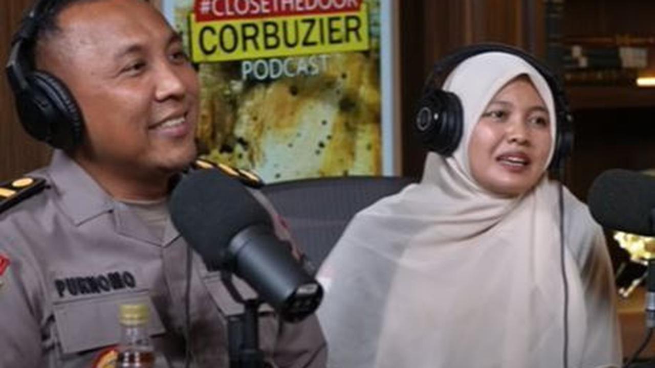 Cerita menarik belum lama ini diungkap oleh Aipda Purnomo. Ia sempat membawa pulang seorang wanita ke rumahnya. Namun wanita tersebut merupakan ODGJ dan saat ditemukan dalam kondisi telanjang dada.