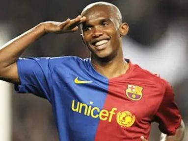 Barcelona&#039;s Cameroonian forward Samuel Eto&acute;o celebrates after scoring during a Spanish League football match against Malaga on March 22, 2009 at the Camp Nou stadium in Barcelona. AFP PHOTO/LLUIS GENE 
