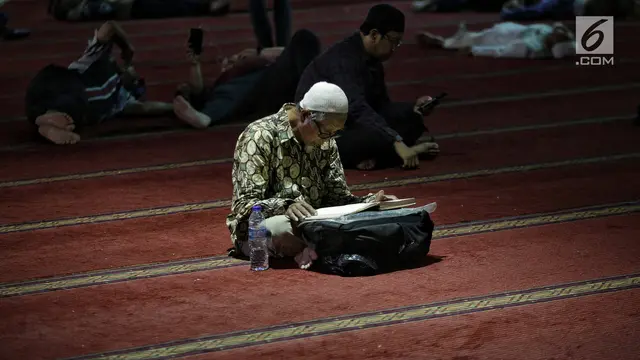Mengisi Kemuliaan Ramadan dengan Tadarus Alquran di Masjid Istiqlal