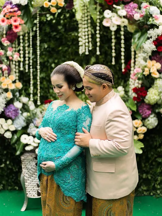 Momo Geisha dan Nicola Reza Samudra