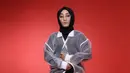 "Nanya Fatin soal nyoba musik dangdut itu sama aja kaya nawarin musik hardcore metal. Jadi tidak mungkin. Karena menurut aku semua orang spesial. Aku kalau nyanyi dangdut, cengkoknya ga dapet," papar Fatin. (Nurwahyunan/Bintang.com)