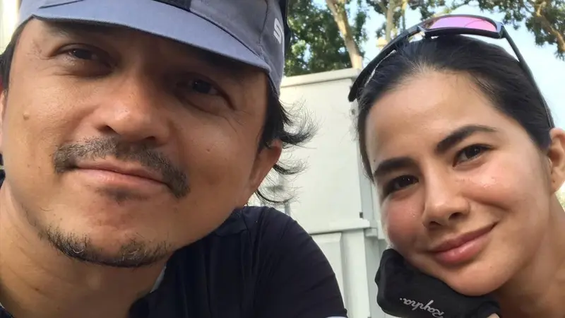 Kini Sah Jadi Suami Istri, Ini 7 Potret Perjalanan Cinta Engku Emran dan Noor Nabila