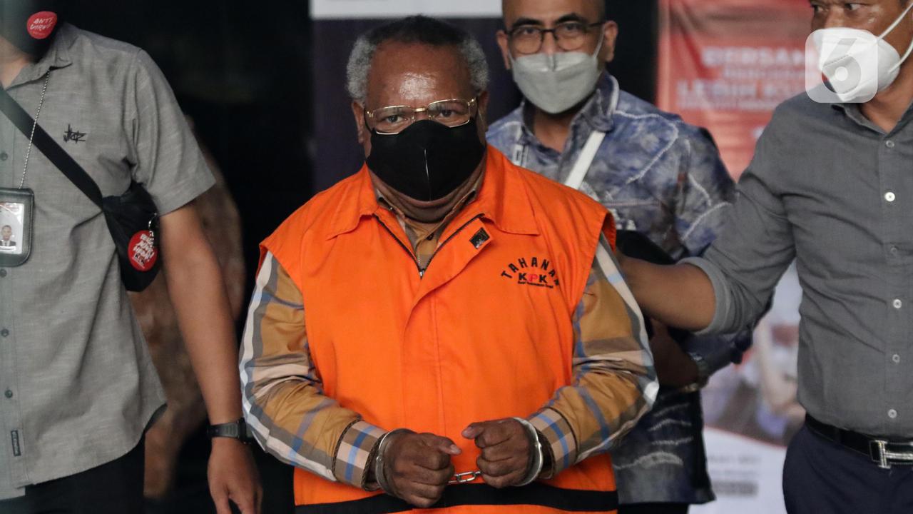 KPK Kembali Periksa Eltinus Omaleng Terkait Kasus Korupsi Pembangunan Gereja di Papua