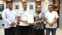 Sekolah Rakyat Segera Dibangun, Bupati Mamuju Tengah Serahkan Sertifikat Lahan ke Kemensos