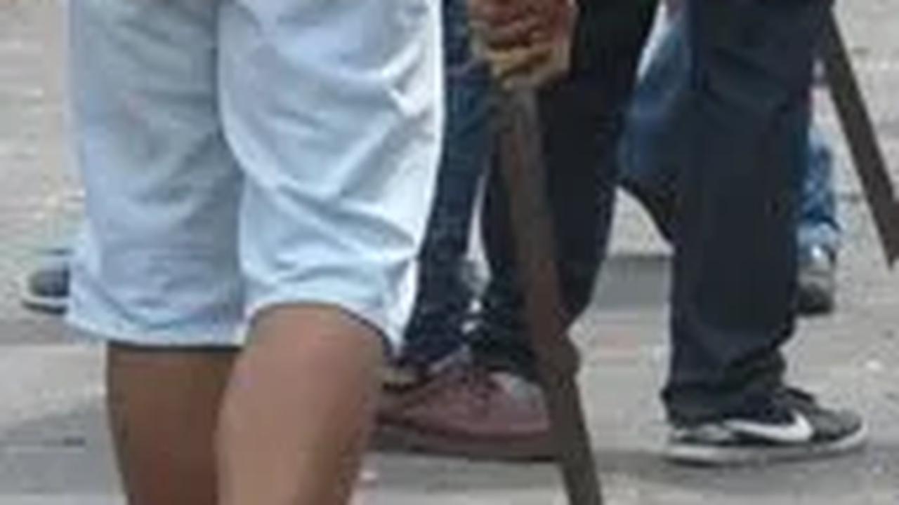 Beberapa hari sebelumnya, kelompok remaja ini juga terlibat aksi serupa di tempat yang sama menggunakan parang dan stik golf. Aksi mereka viral di media sosial sehingga meresahkan warga sekitar.