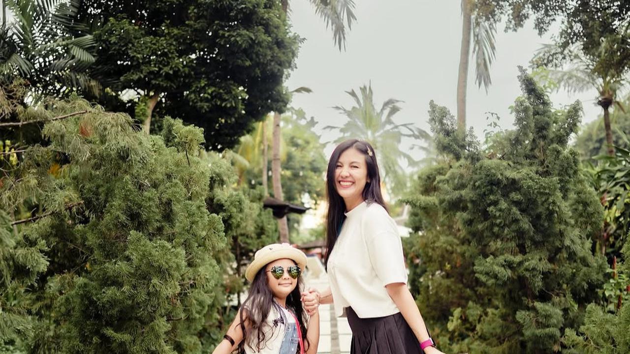 Potret Cantik Sea Anak Ryan Delon dan Sharena, Wajahnya Perpaduan Kedua Orang Tuanya