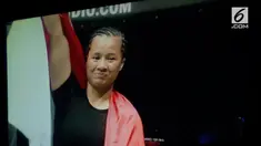 Priscilla menjatuhkan AudreyLara. Dua kali tendangan Priscilla membuat lawannya itu bertekuk lutut.