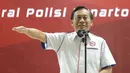 Ketua umum PBVSI, Imam Sudjarwo memberikan sambutan saat acara pelepasan Timnas Voli Putra Indonesia U-21 di Padepokan Voli Jenderal Polisi Kunarto, Sentul, Bogor, Senin (18/8/2025). Tim Merah Putih akan mengikuti Kejuaraan Dunia U-21 di China. (Bola.com/M Iqbal Ichsan)